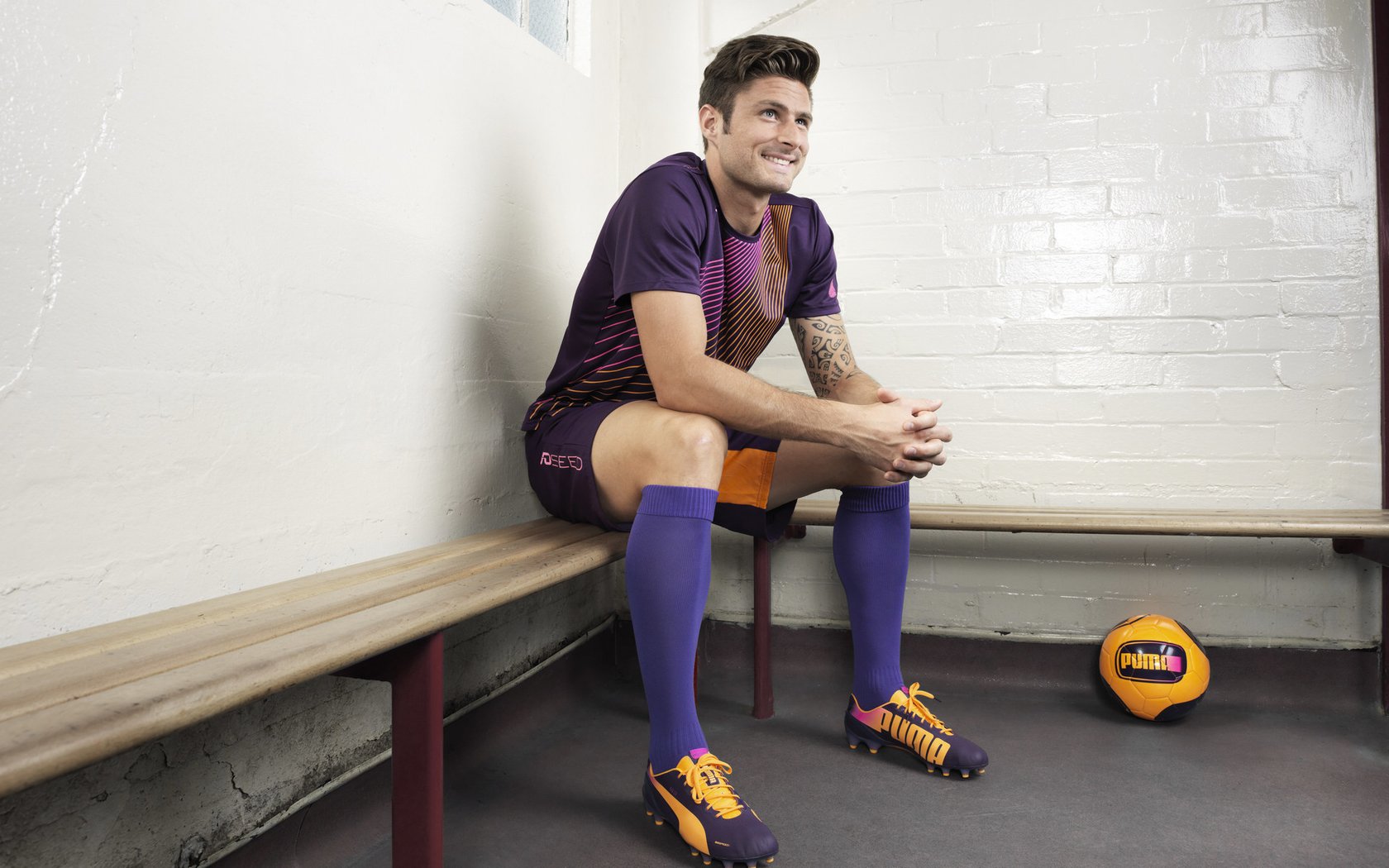 WRC赛段路线揭秘：从山路到海岸线的极限挑战，wrc比赛路面