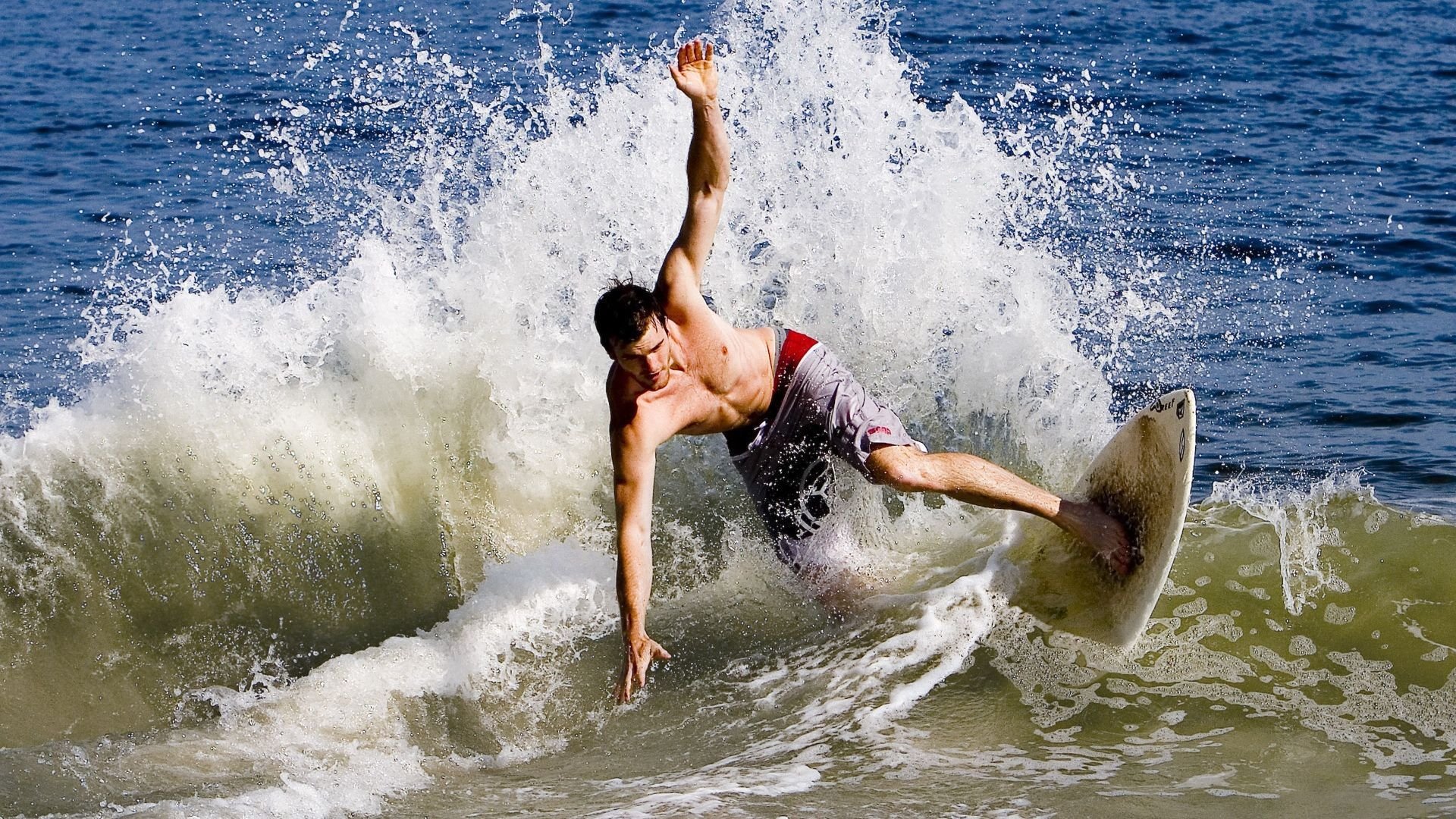 _科技助力全民健身：智能运动装备火爆上市_，智能健身器材有哪些